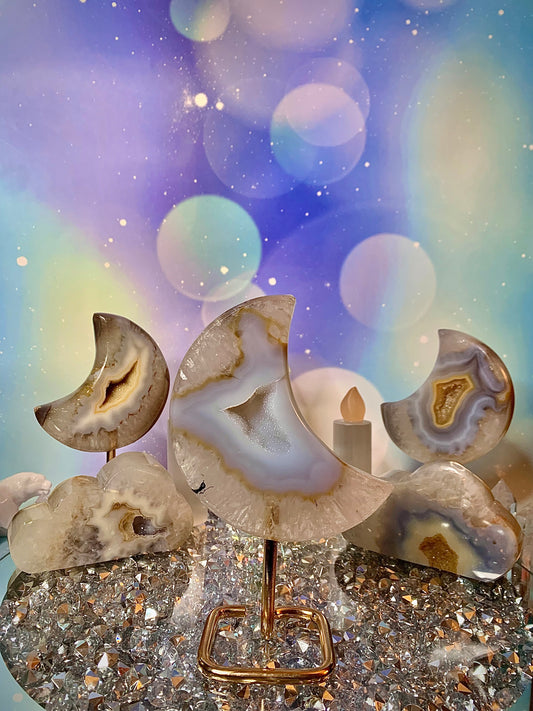 Agate Crescent Moon 🌙 on Stand