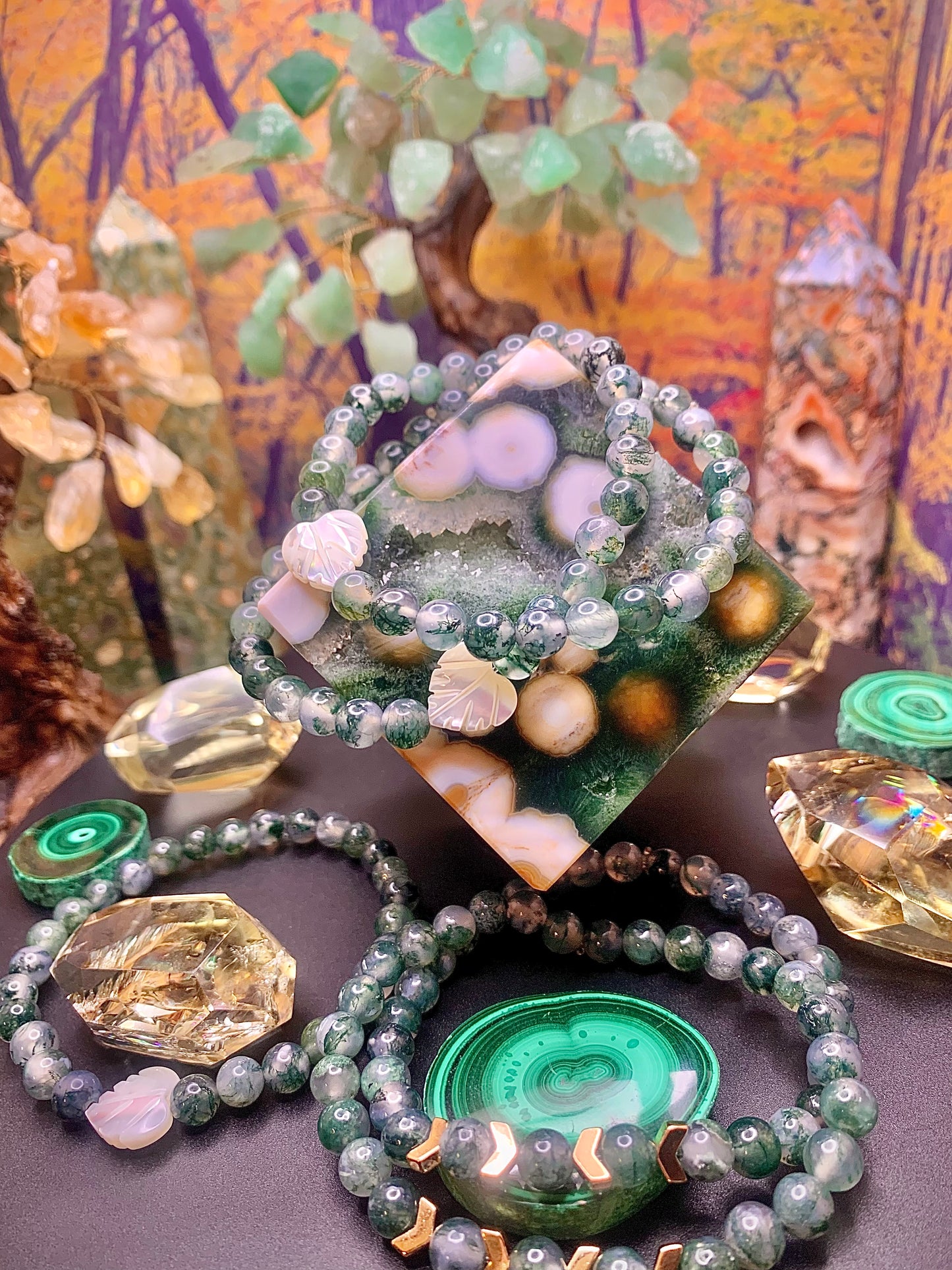 Moss Agate Round Bead Bracelet 6.5mm with Mother of Pearl Leaf Accent Bead