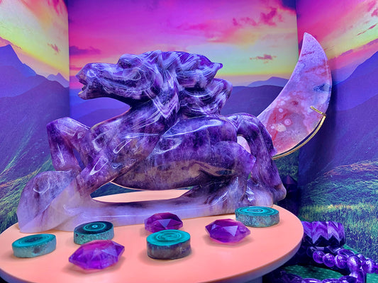 Dream Amethyst Stallion Carving
