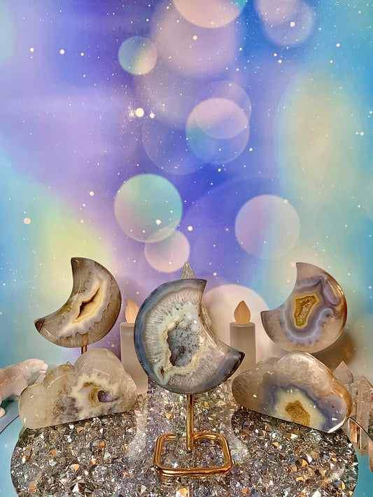 Agate Crescent Moon 🌙 on Stand