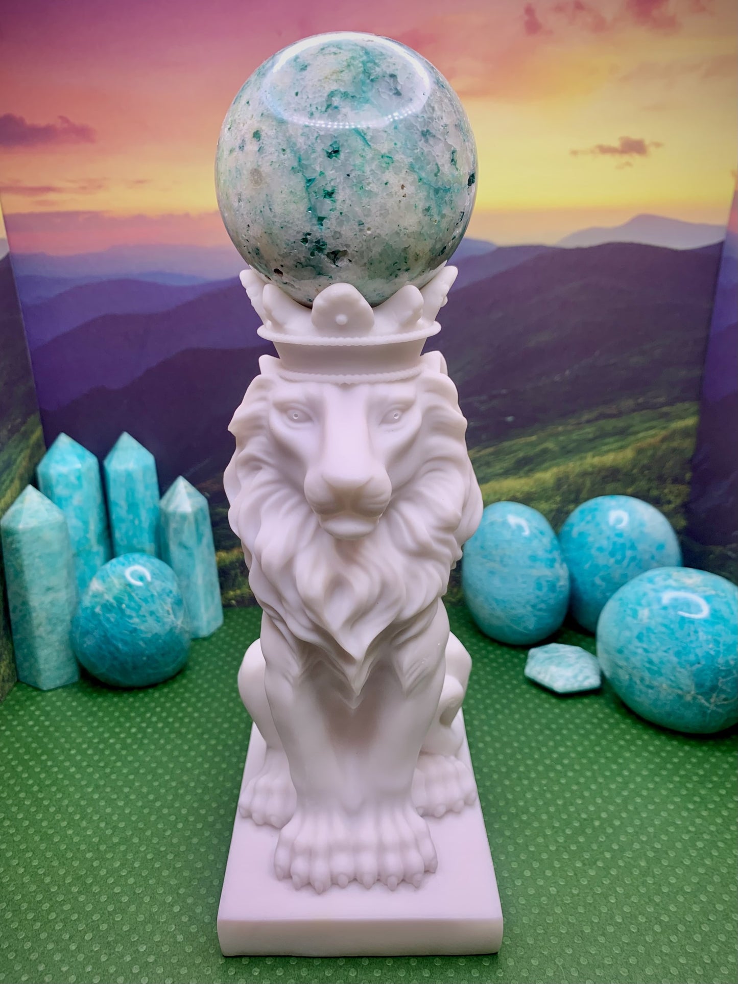 White Resin Regal King Lion Sphere Stand