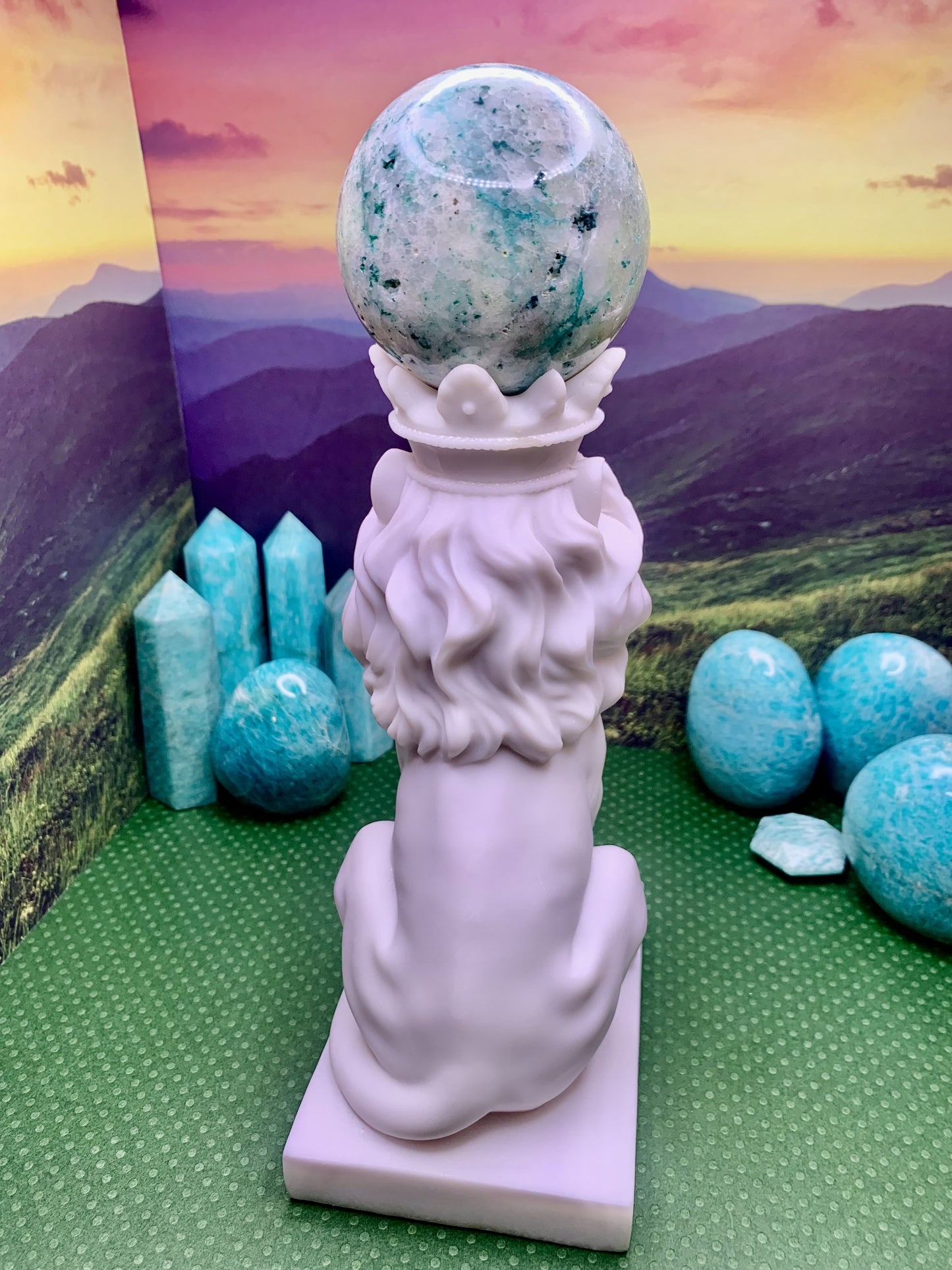 White Resin Regal King Lion Sphere Stand