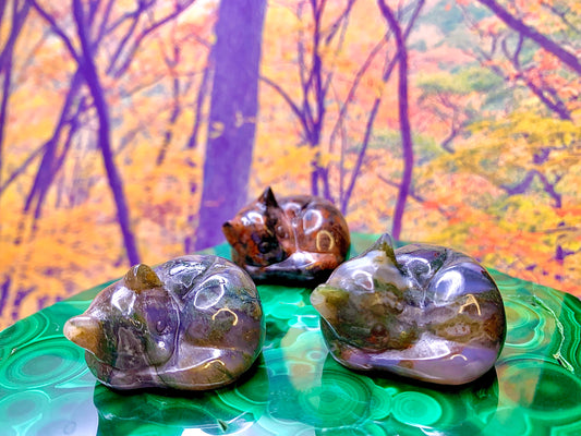 Sleeping Mini Cat Carvings In Moss Agate